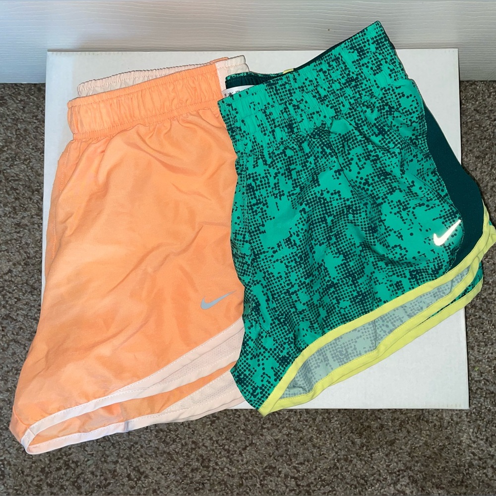 Women’s Nike sports apparel